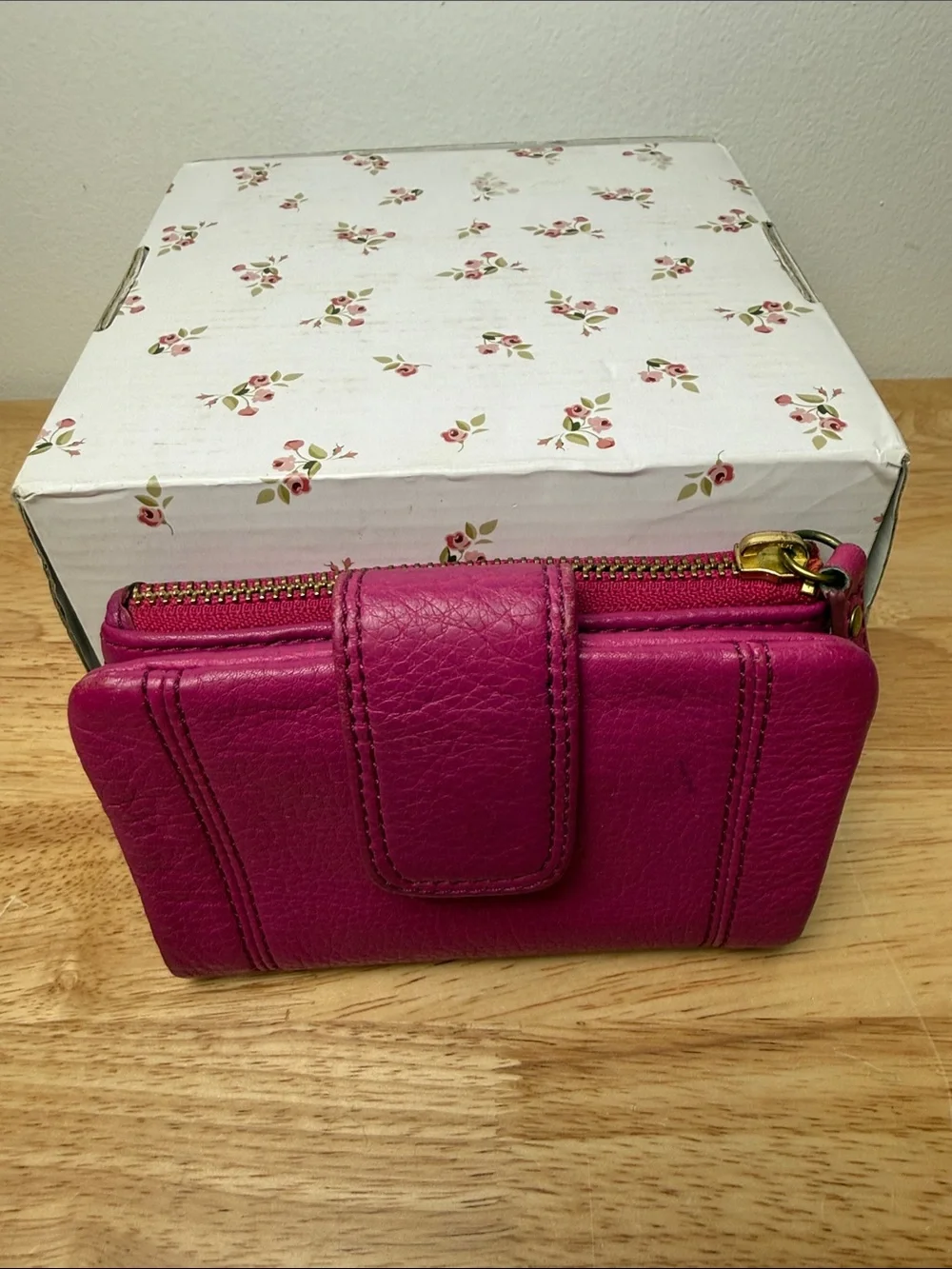 Used Fossil Women’s Leather Wallet Organizer